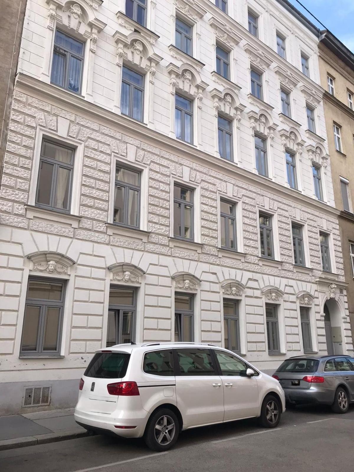 Downtown Bliss Modern Retreat With Free Parking And Fast Internet 600 Mbits Apartment Виена Екстериор снимка