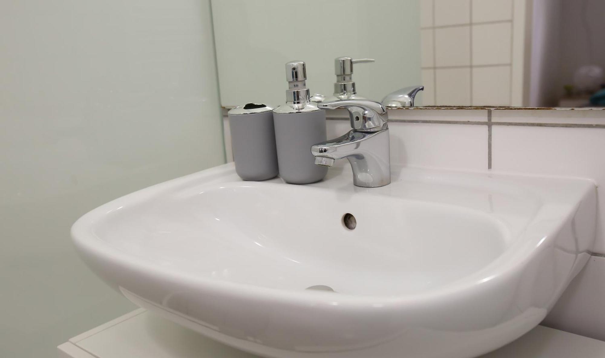 Downtown Bliss Modern Retreat With Free Parking And Fast Internet 600 Mbits Apartment Виена Екстериор снимка