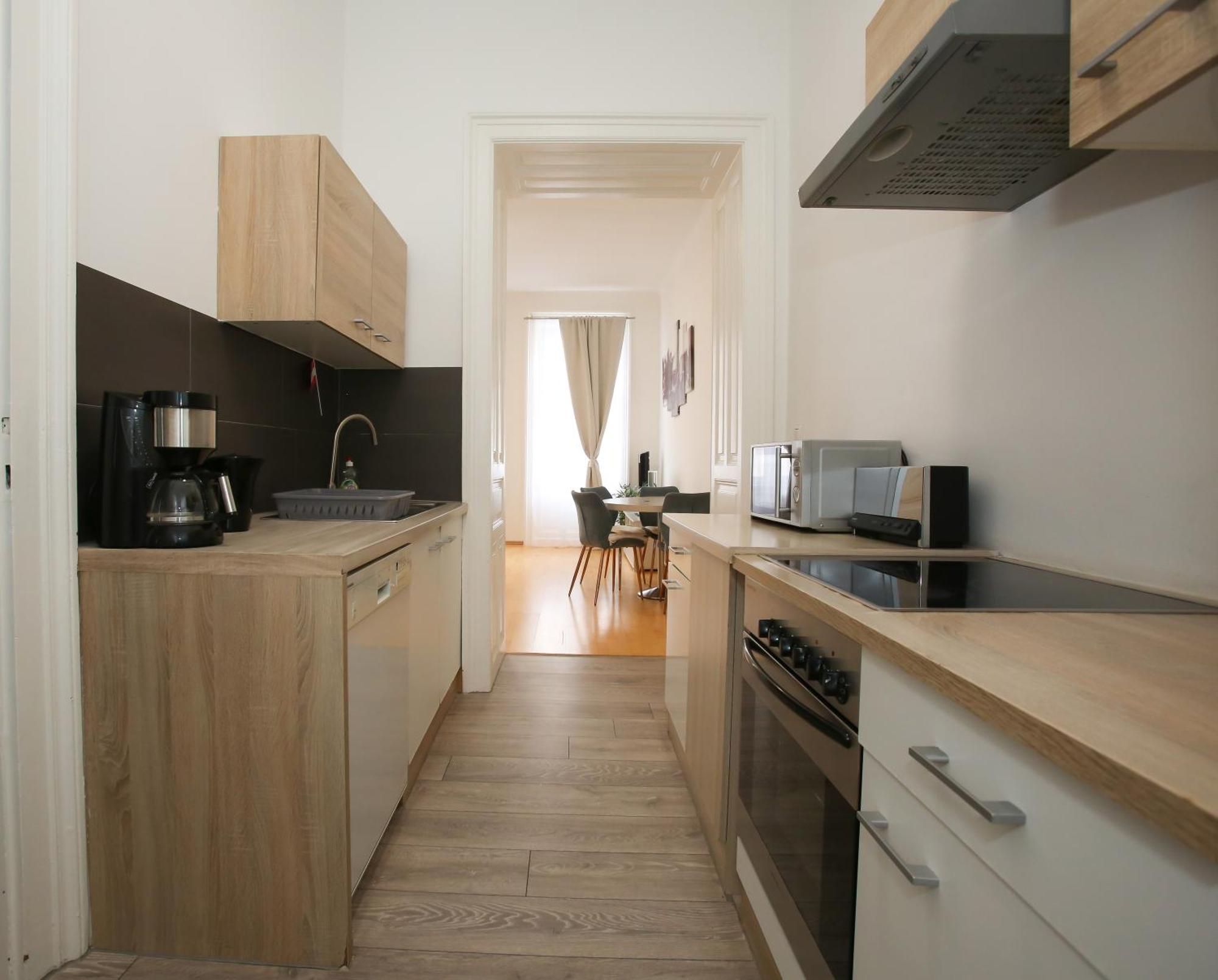 Downtown Bliss Modern Retreat With Free Parking And Fast Internet 600 Mbits Apartment Виена Екстериор снимка