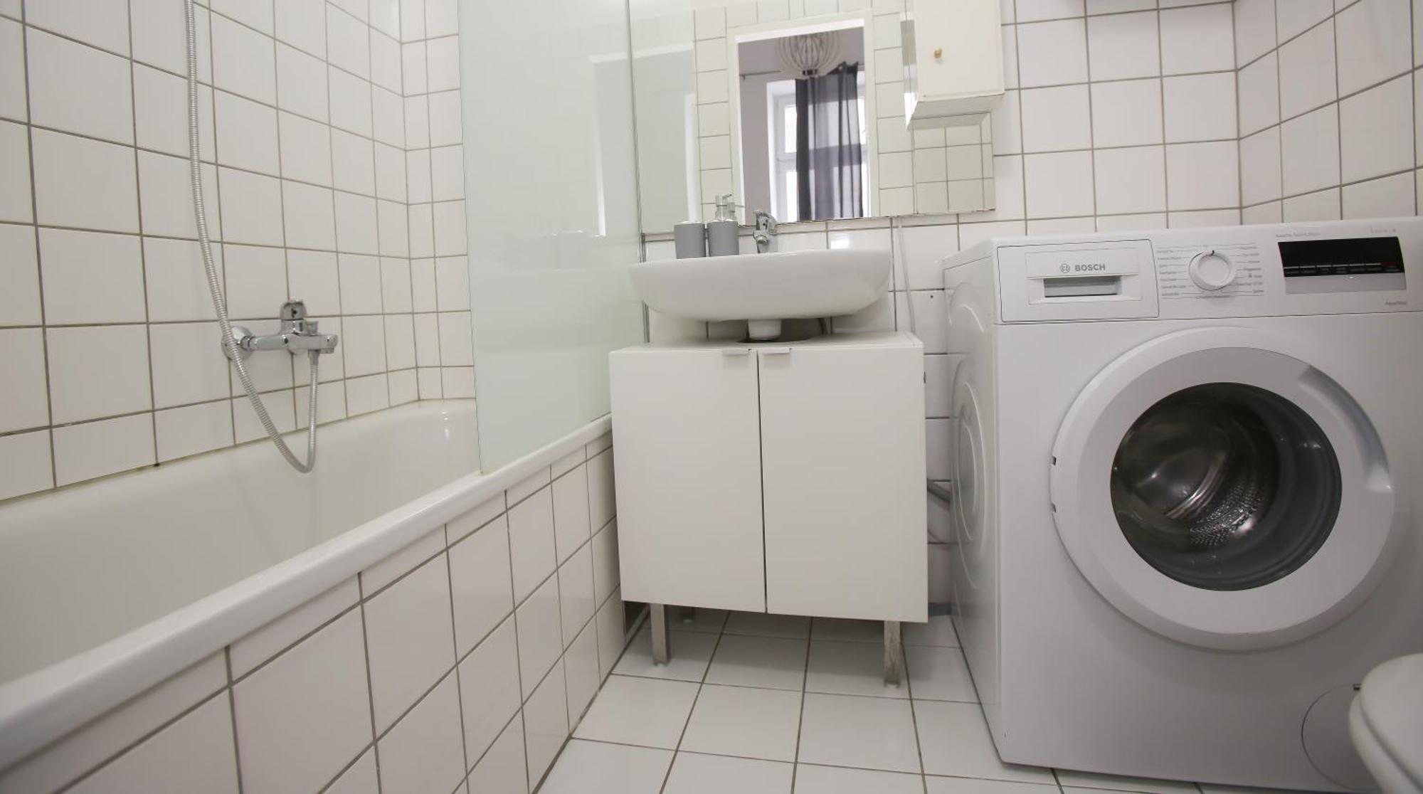 Downtown Bliss Modern Retreat With Free Parking And Fast Internet 600 Mbits Apartment Виена Екстериор снимка