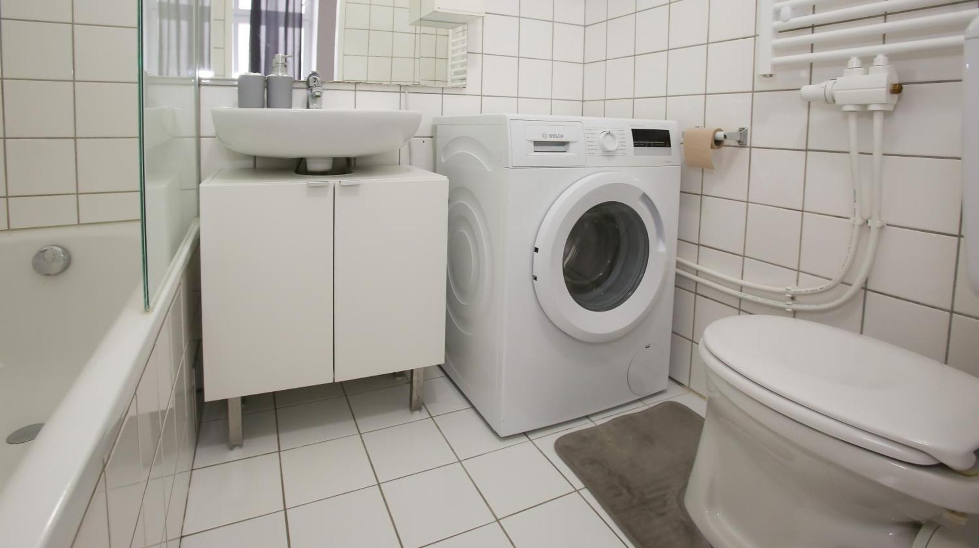 Downtown Bliss Modern Retreat With Free Parking And Fast Internet 600 Mbits Apartment Виена Екстериор снимка